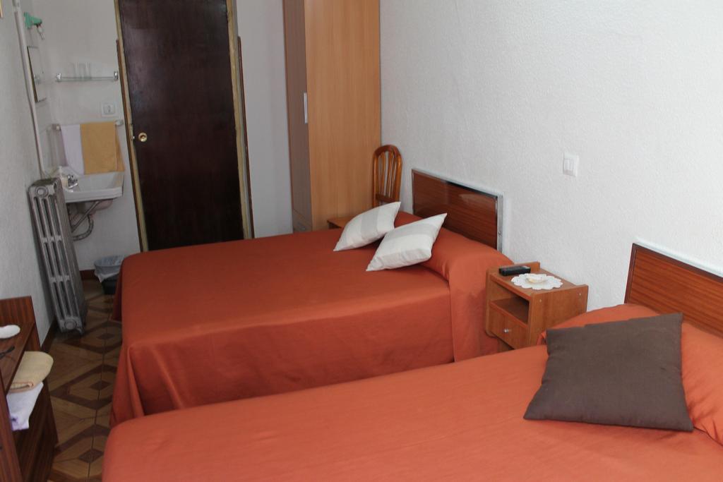 Hostal Xucar Madrid Zimmer foto